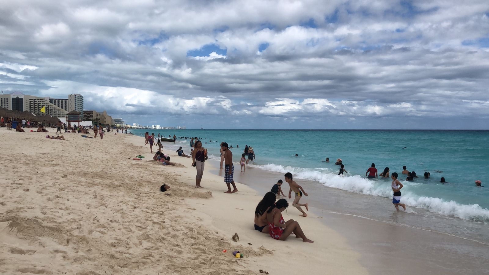 Clima en Cancún: Se pronostican lluvias puntuales fuertes en la Península de Yucatán