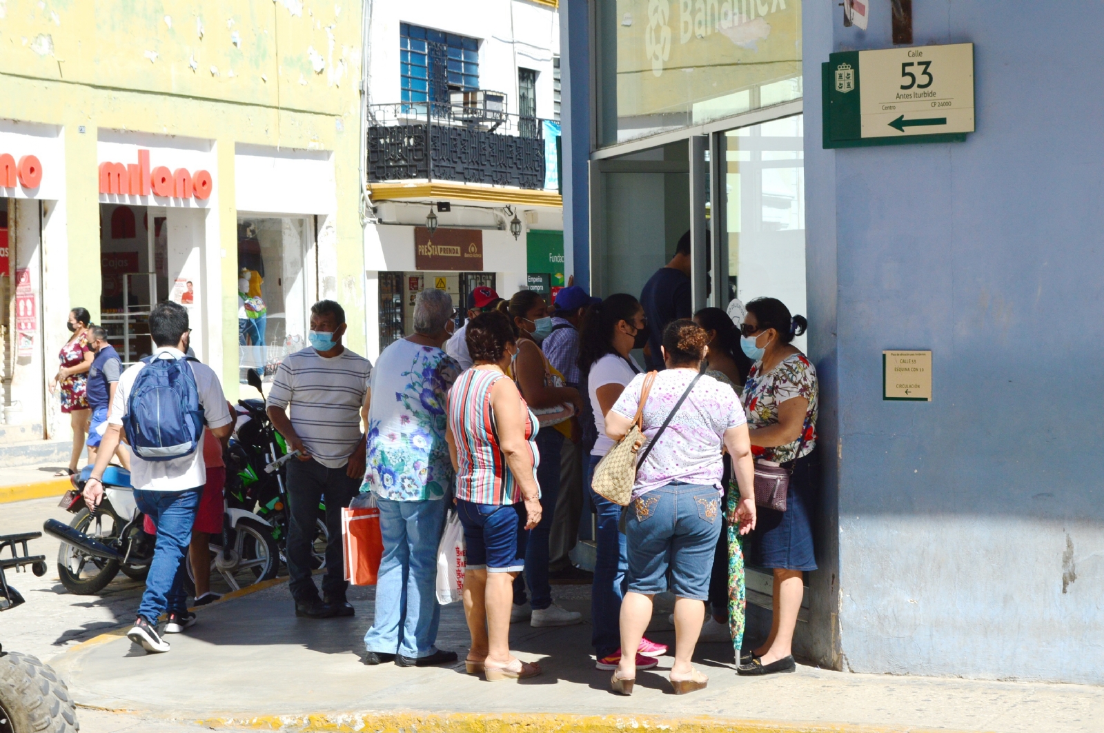 Médicos piden ignorar petición de Layda Sansores de no usar cubrebocas en Campeche