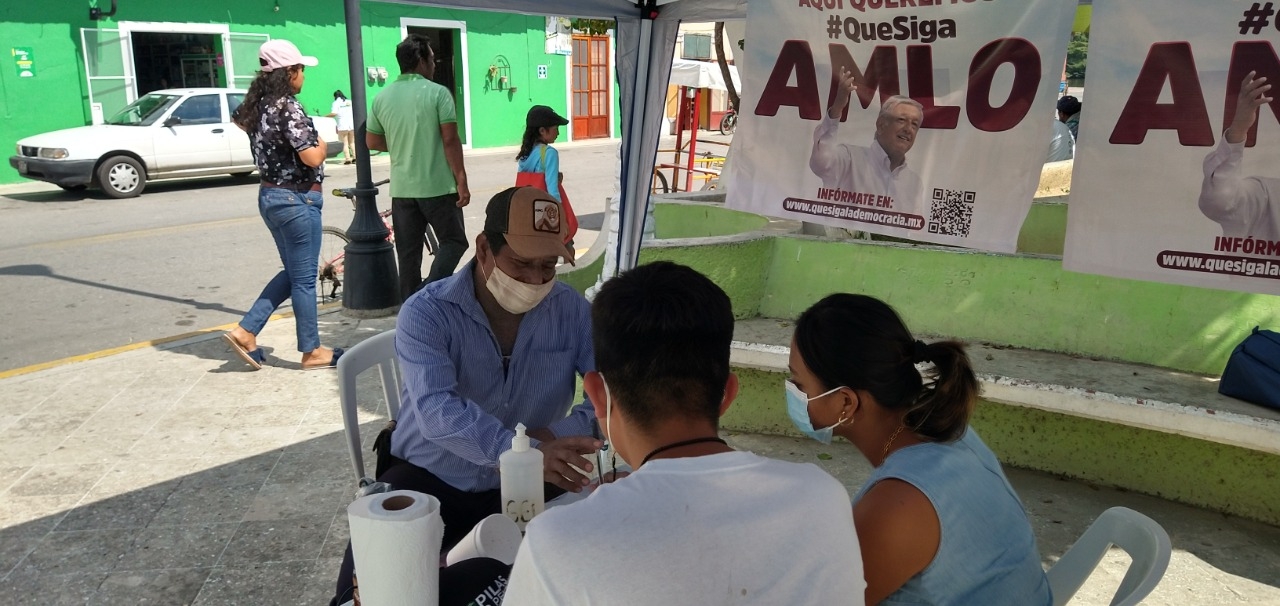 Instalan módulos de recolección de firmas en defensa de la 4T en Palizada, Campeche
