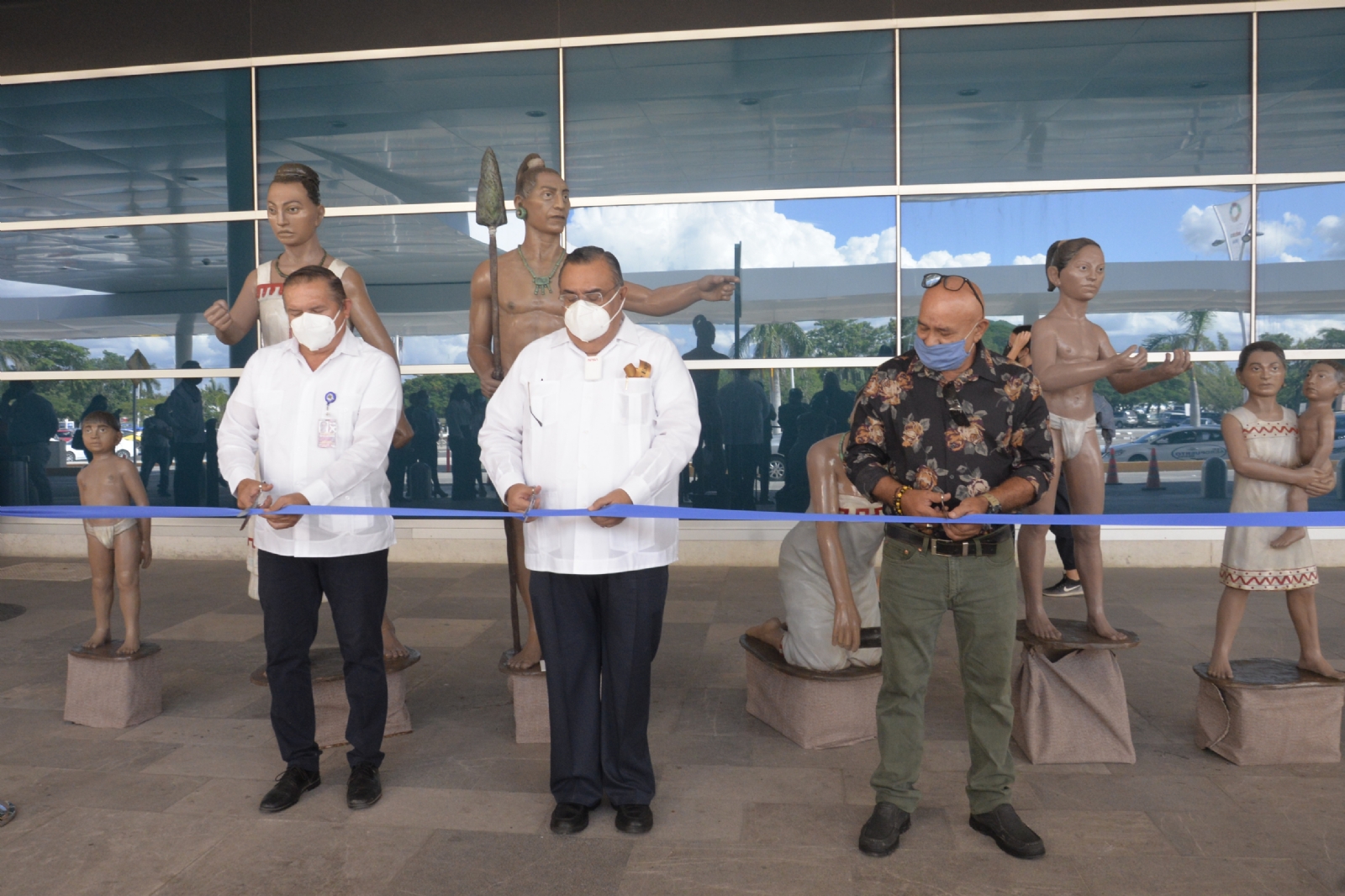 Inauguran tres exposiciones de arte en el aeropuerto de Mérida
