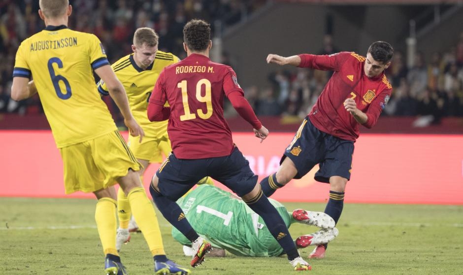 España gana y califica al Mundial Qatar 2022