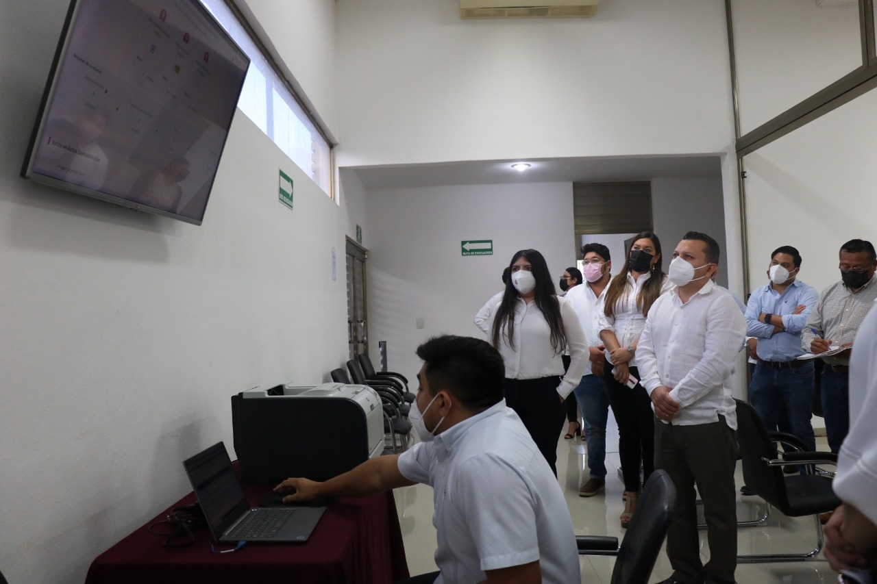 Elecciones Uayma: Ante notario, IEPAC verifica el PREP para conteo de votos