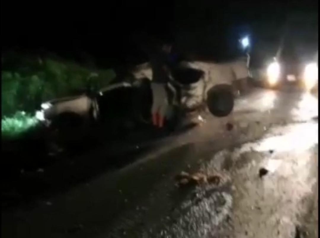 Carambola deja a dos personas lesionadas en la carretera Cancún-Leona Vicario