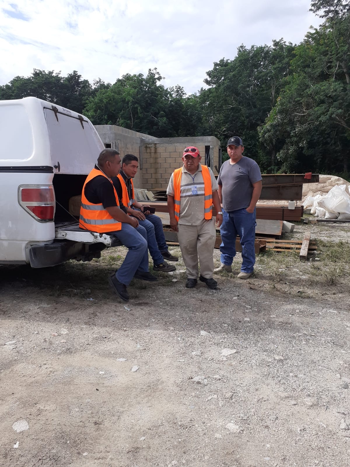 Contratistas denuncian a empresa constructora por falta de pago en Cozumel