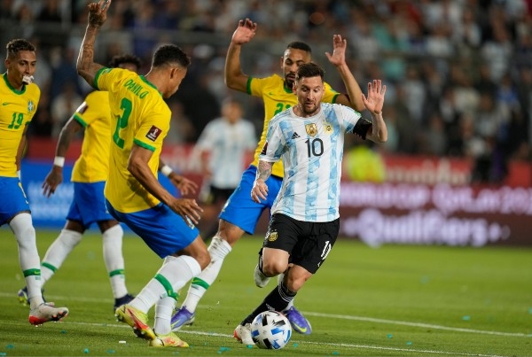 Argentina y Brasil empatan a cero; Los albicelestes clasifican al Mundial