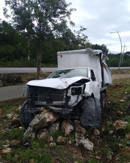 Se registra accidente vehicular en la Avenida Huayacán de Cancún