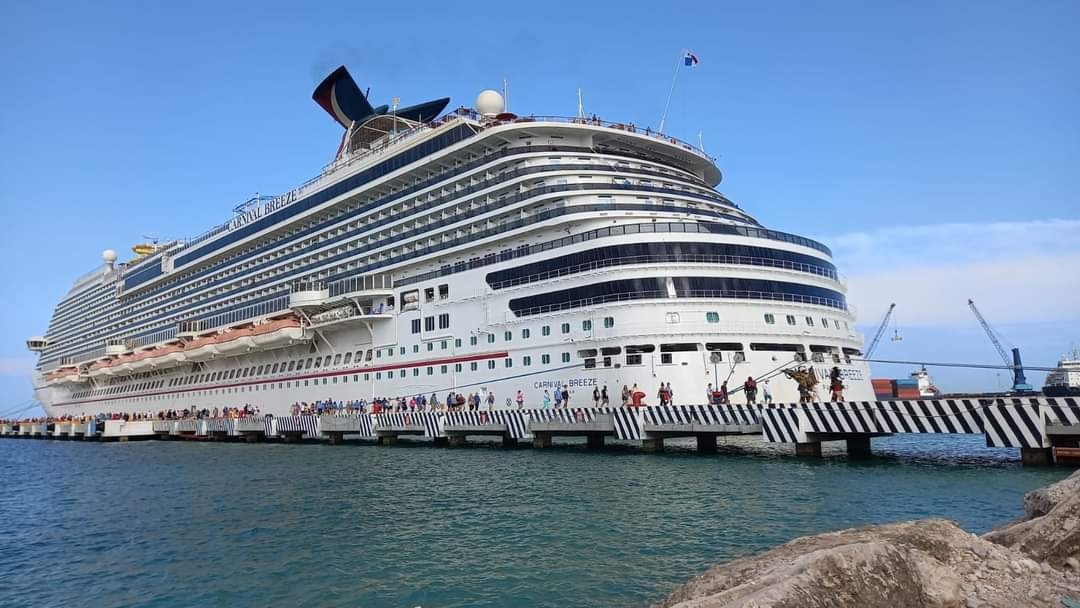 Crucero Carnival Breeze llega a Progreso, Yucatán, con cerca de 3 mil turistas