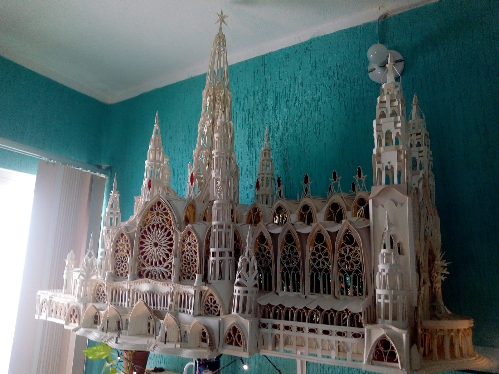 Joven yucateco construye una catedral a escala; tardó tres años: FOTOS