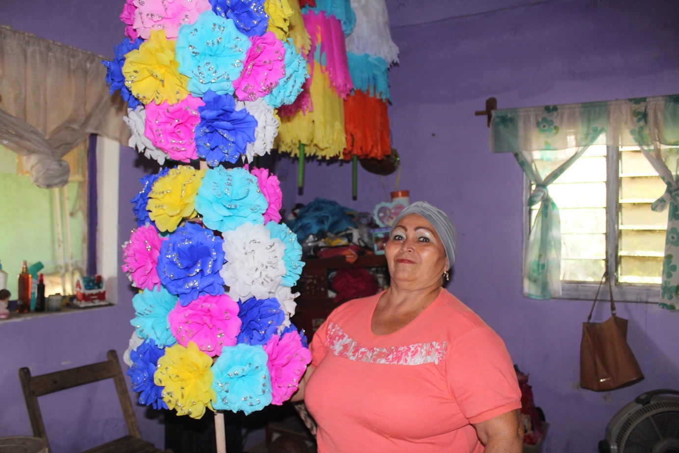 Doña Delfina, 45 años de alegrar las fiestas en Tizimín pese a luchar contra el cáncer