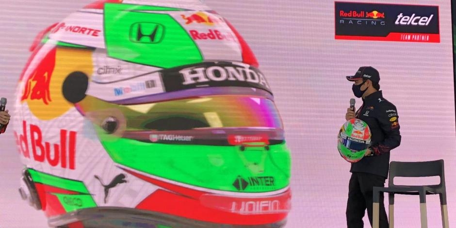 Checo Pérez presenta casco que usará en el  Gran Premio de México