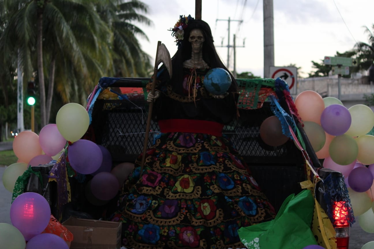 Adoradores de la Santa Muerte realizan caravana por las calles de Cancún