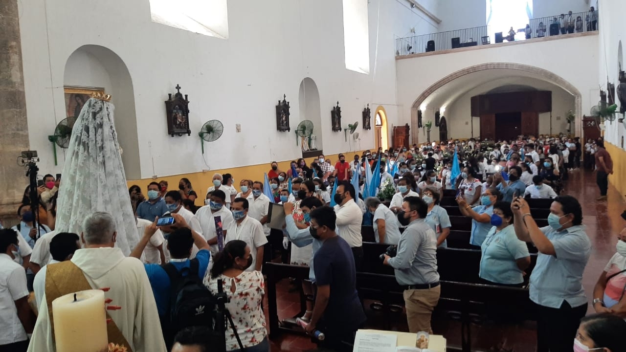 Feligreses de Izamal celebran a la Virgen de la Concepción con peregrinación