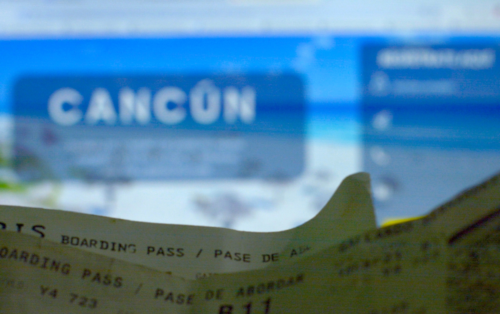 El aeropuerto de Cancún reportó cuatro cancelaciones de vuelos; mientras, Volaris sobrevendió sus vuelos