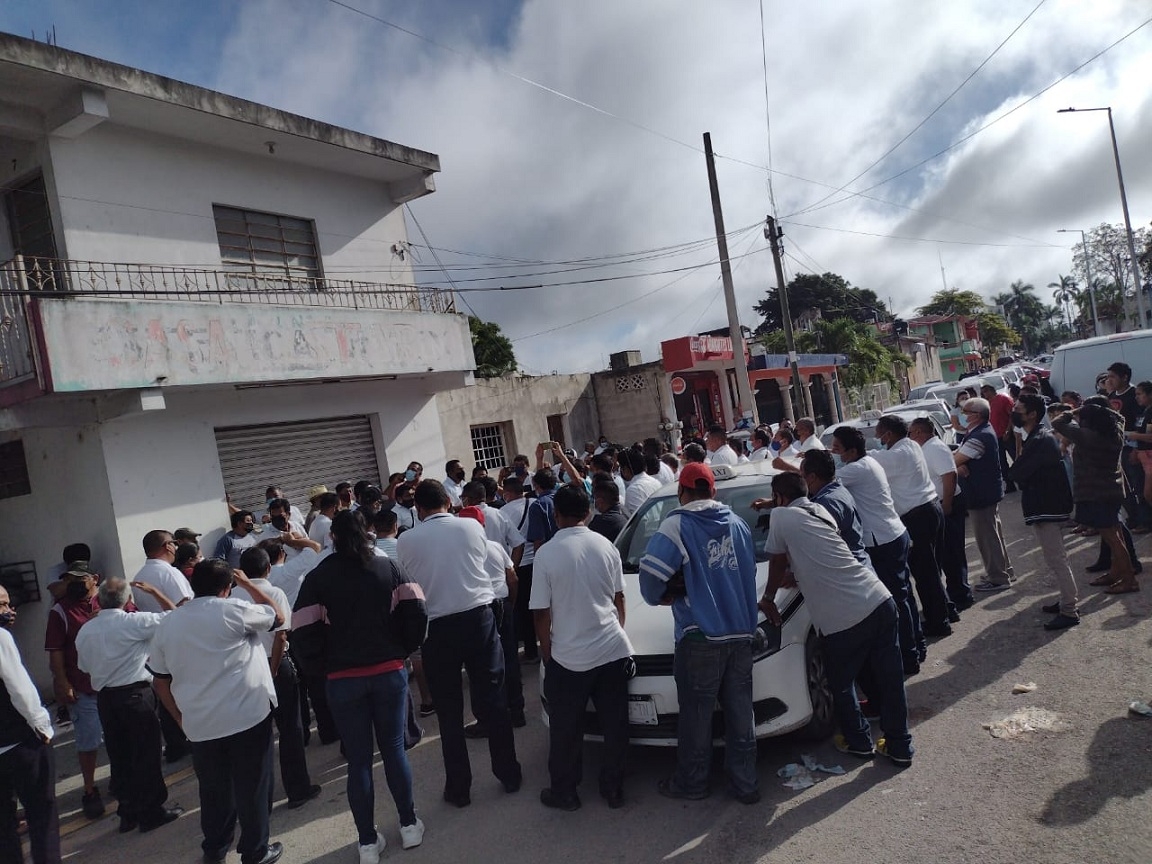 Taxista de Tulum amenazan con bloquear paso de unidades de Untrac por conflicto en Carrillo Puerto