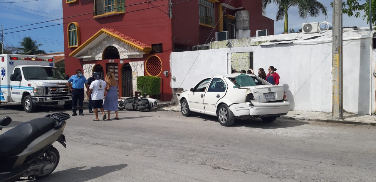 Niño de tres años y un abuelito se lesionan tras choque automovilístico en Cozumel