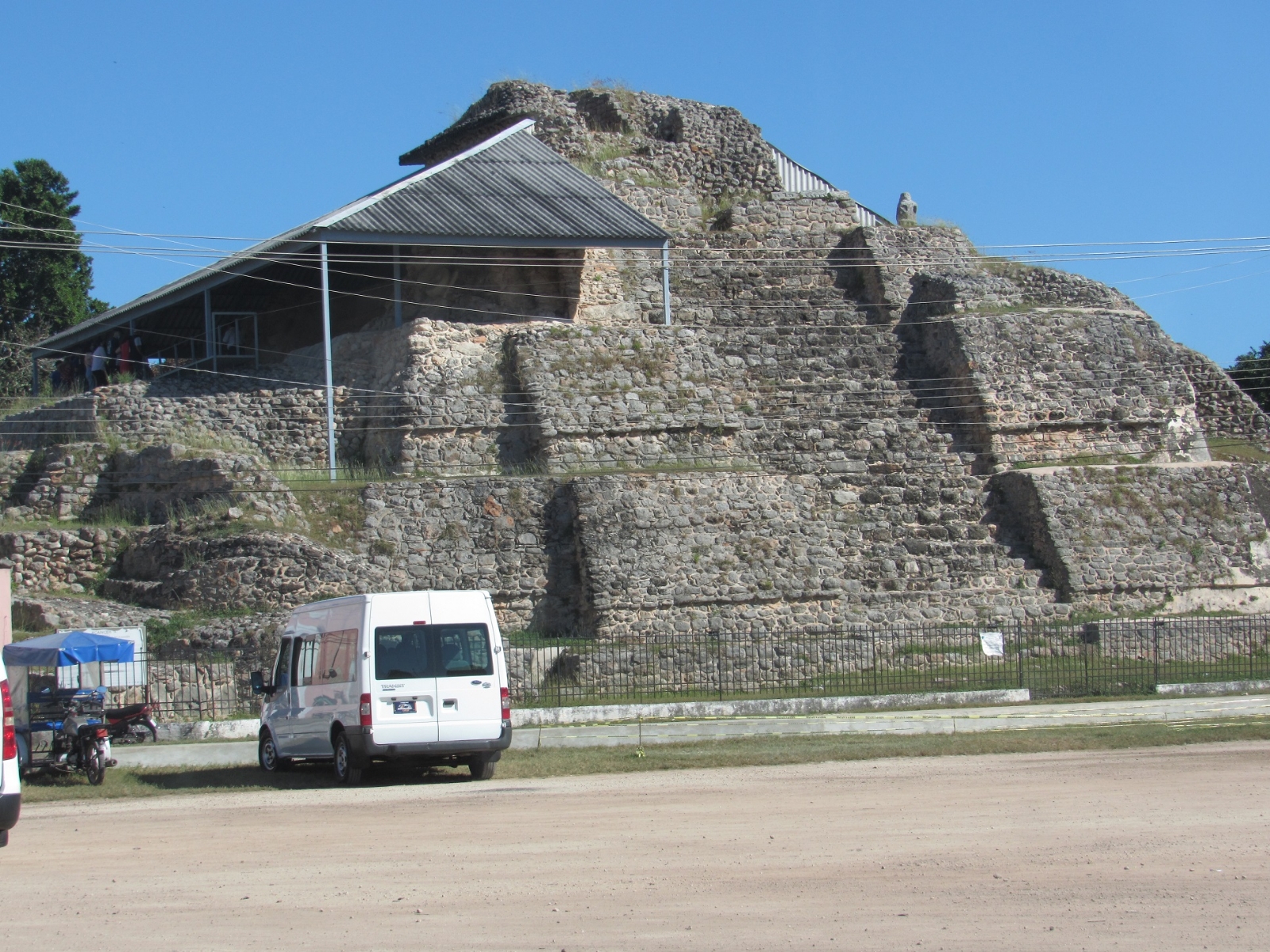 Tianguis Turístico Mérida atrae visitantes a la zona arqueológica de Acanceh