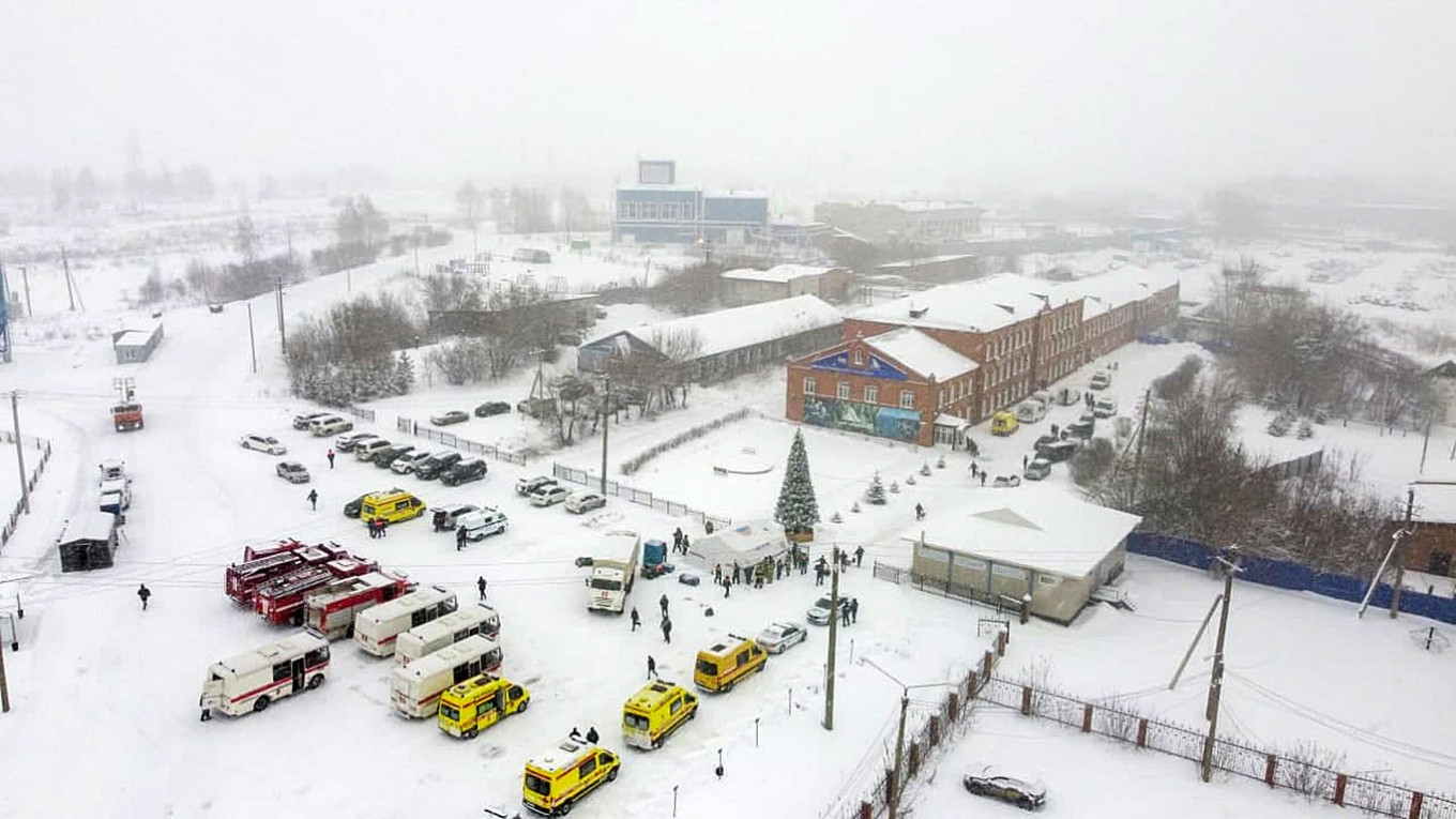Accidente en mina de carbón en Rusia deja al menos 11 muertos
