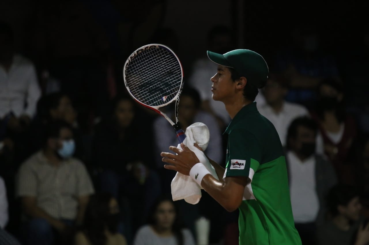 Rodrigo Pacheco es eliminado en los Cuartos de Final del Mundial de Tenis Juvenil Yucatán