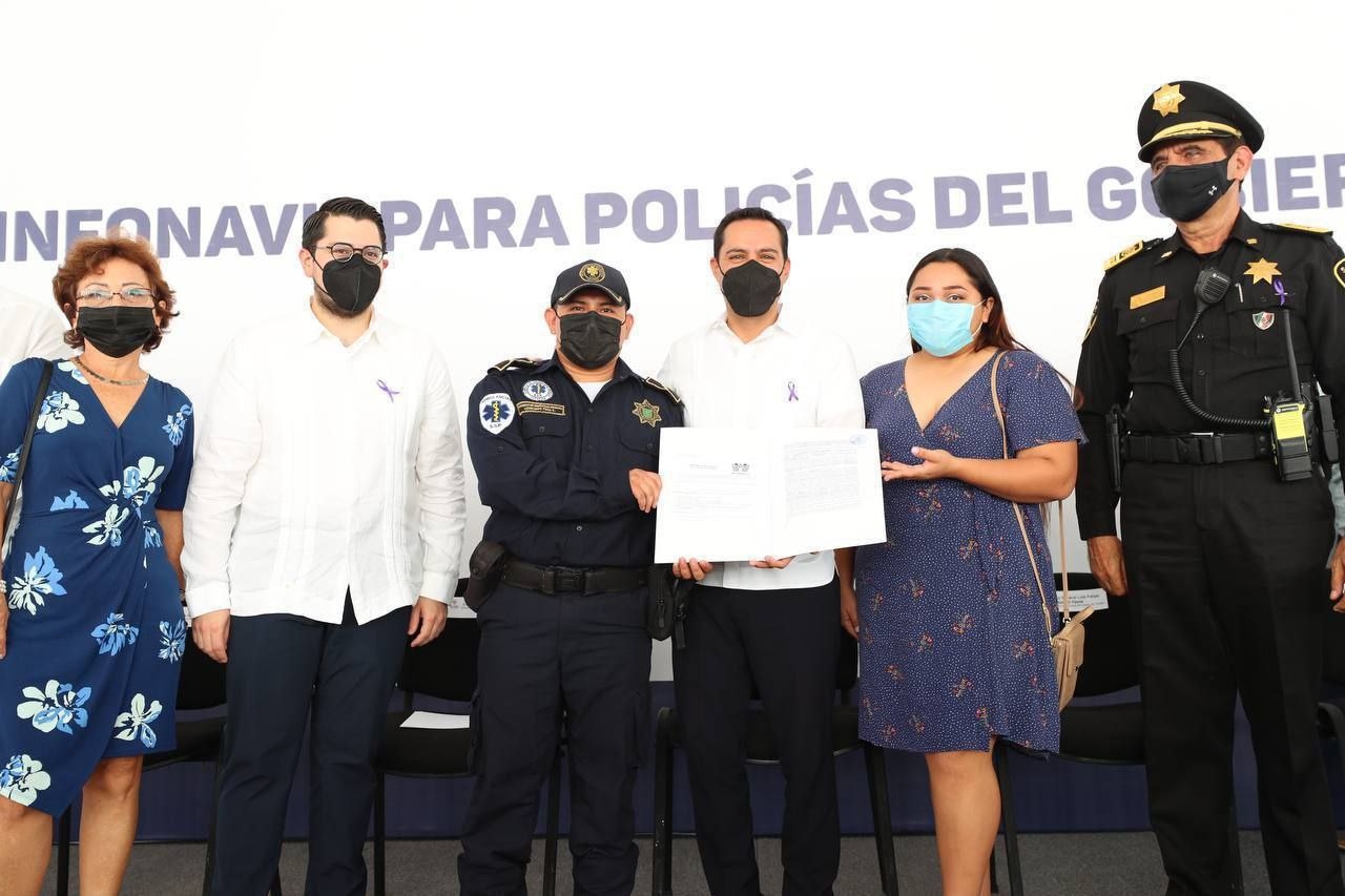 El gobernador Mauricio Vila Dosal entregó los primeros créditos a elementos de la Secretaría de Seguridad Pública