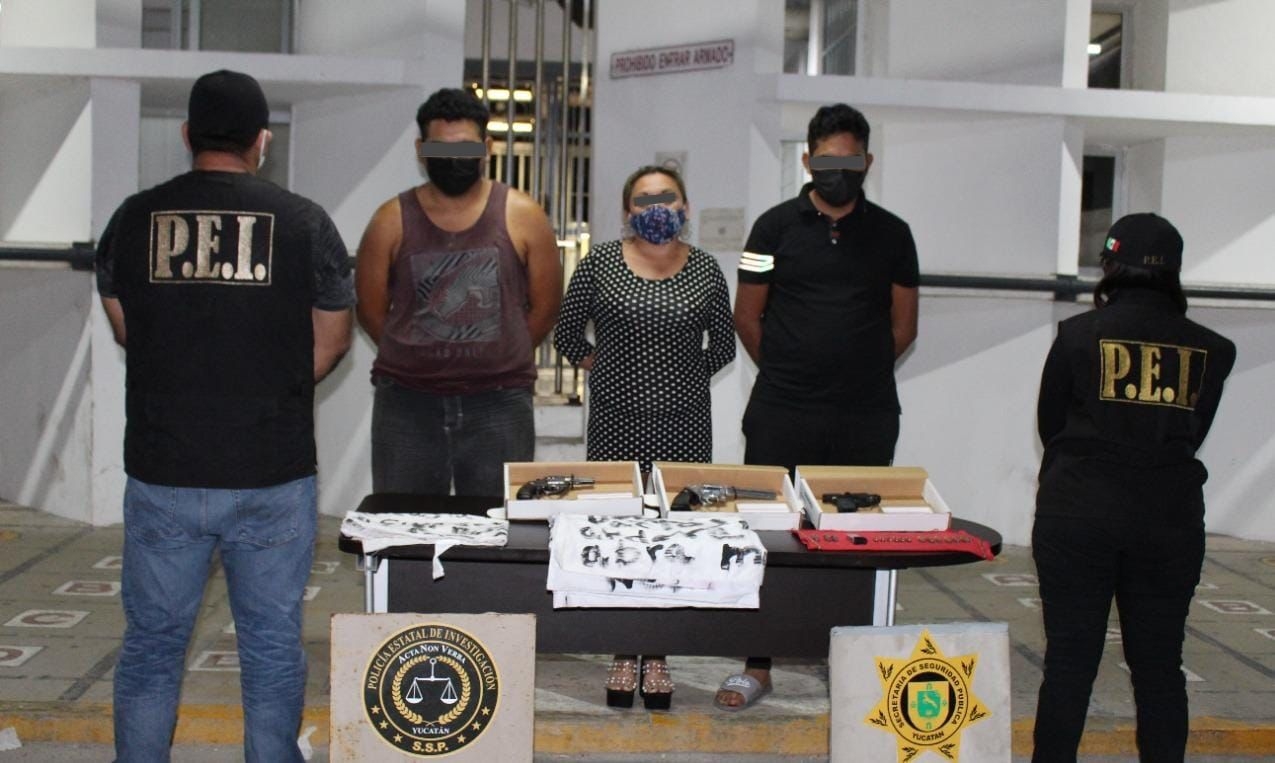 Capturan a tres personas por colgar mensajes con amenazas en Mérida