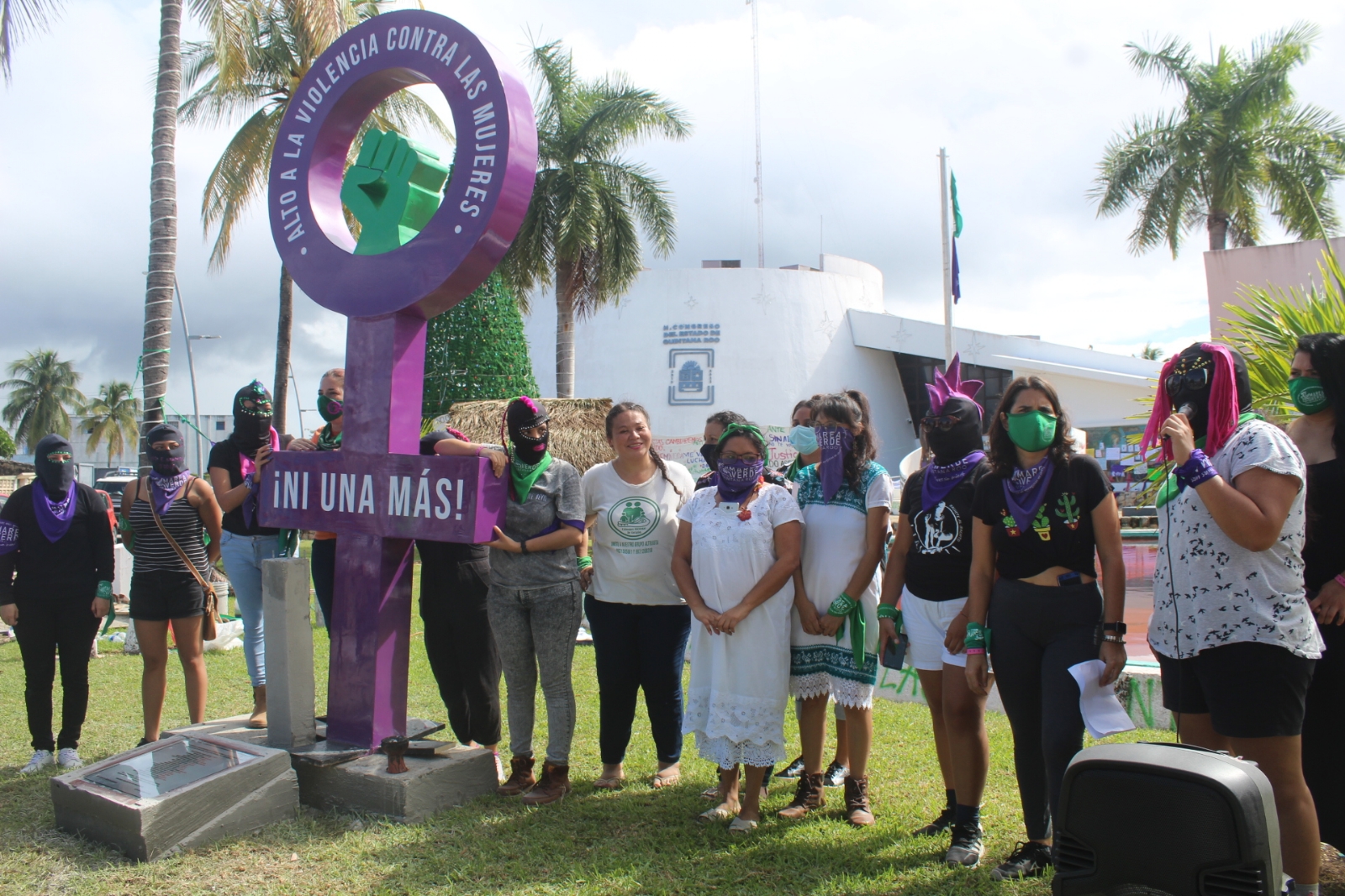 Feministas exigen aplicar la Ley Olimpia contra agresores de mujeres en Quintana Roo