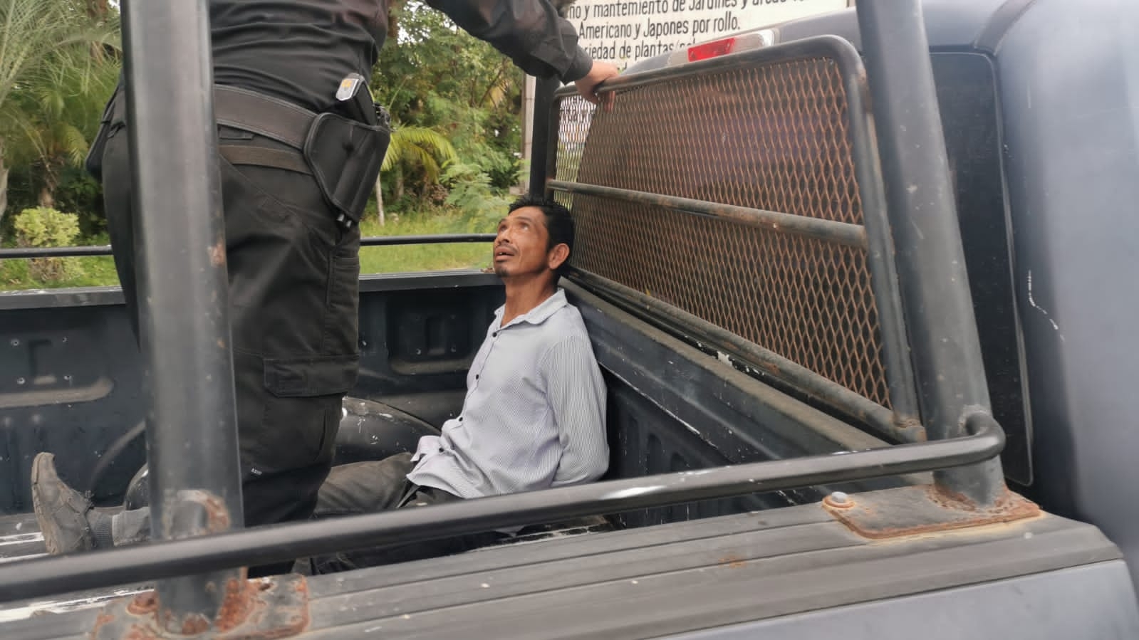 Policías detienen a hombre por querer 'machetear' a su jefa en Ciudad del Carmen