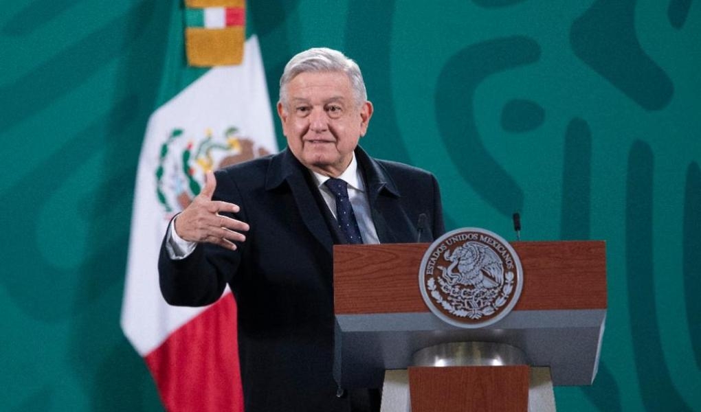 El presidente Andrés Manuel López Obrador afirmó que fue escandaloso la manera en cómo trascendió la boda de Santiago Nieto, titular de la UIF, y Carla Humphrey, consejera del INE. Aconsejó moderación