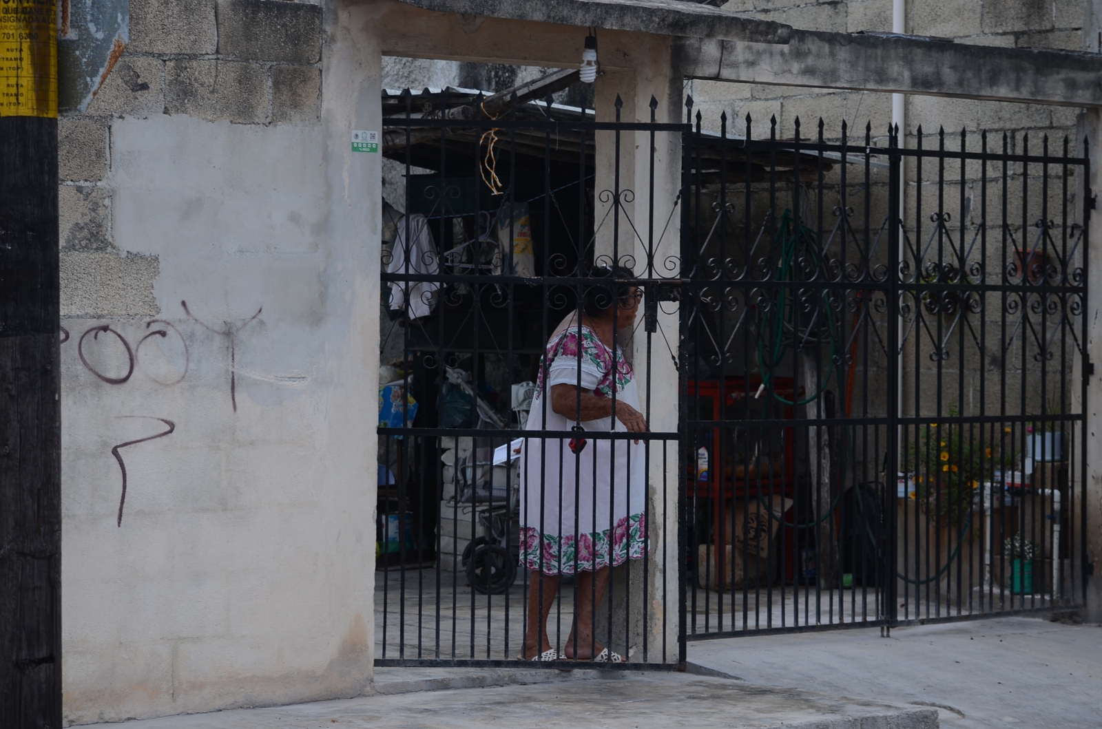 Ciudadanos de Cancún, temerosos de la delincuencia; refuerzan seguridad en viviendas