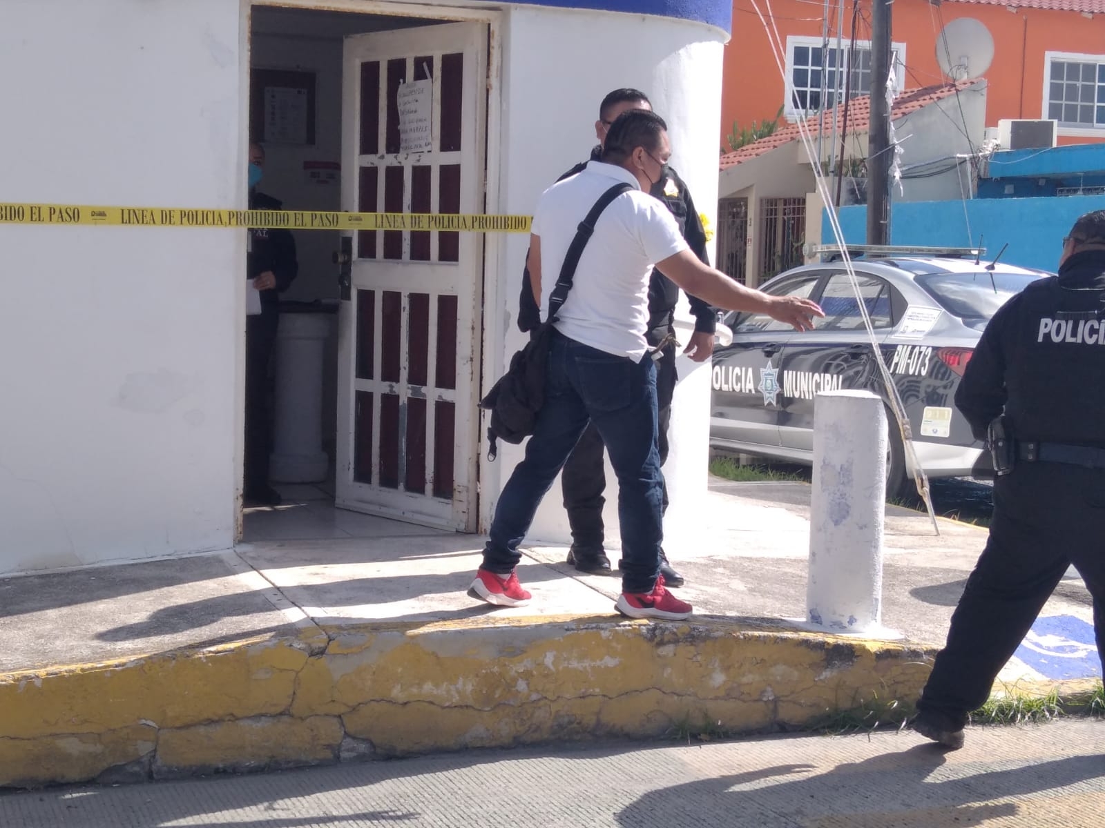 Hombres armados asaltan clínica de hemodiálisis en Ciudad del Carmen