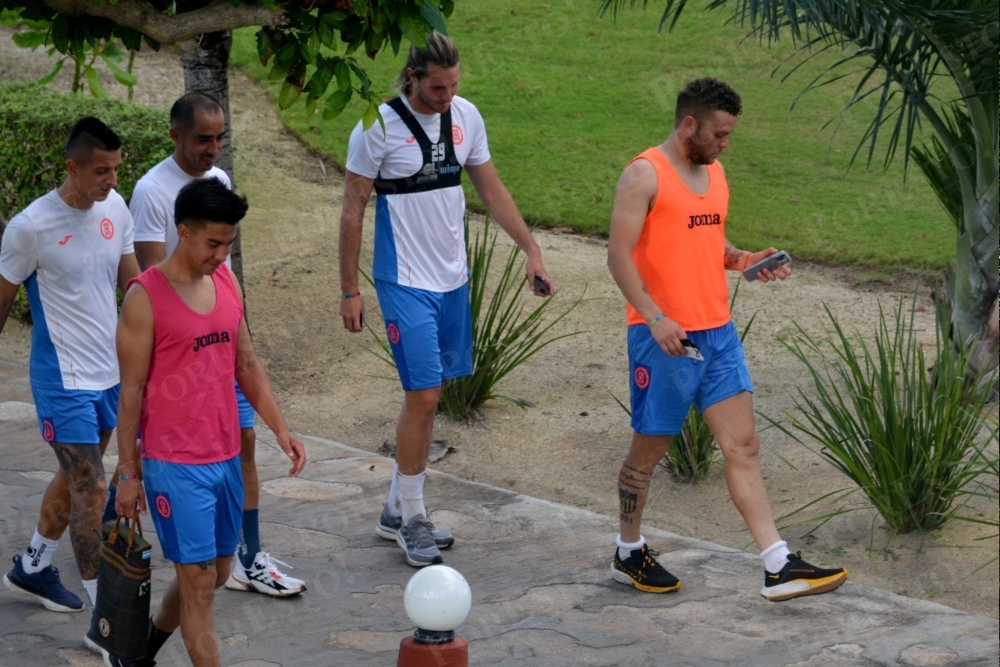 Futbolistas del Cruz Azul entrenan en la Zona Hotelera de Cancún: FOTOS