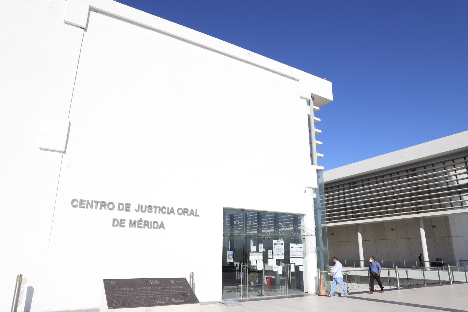 Los dos hombres mantendrán prisión preventiva por robar en una escuela de Mérida
