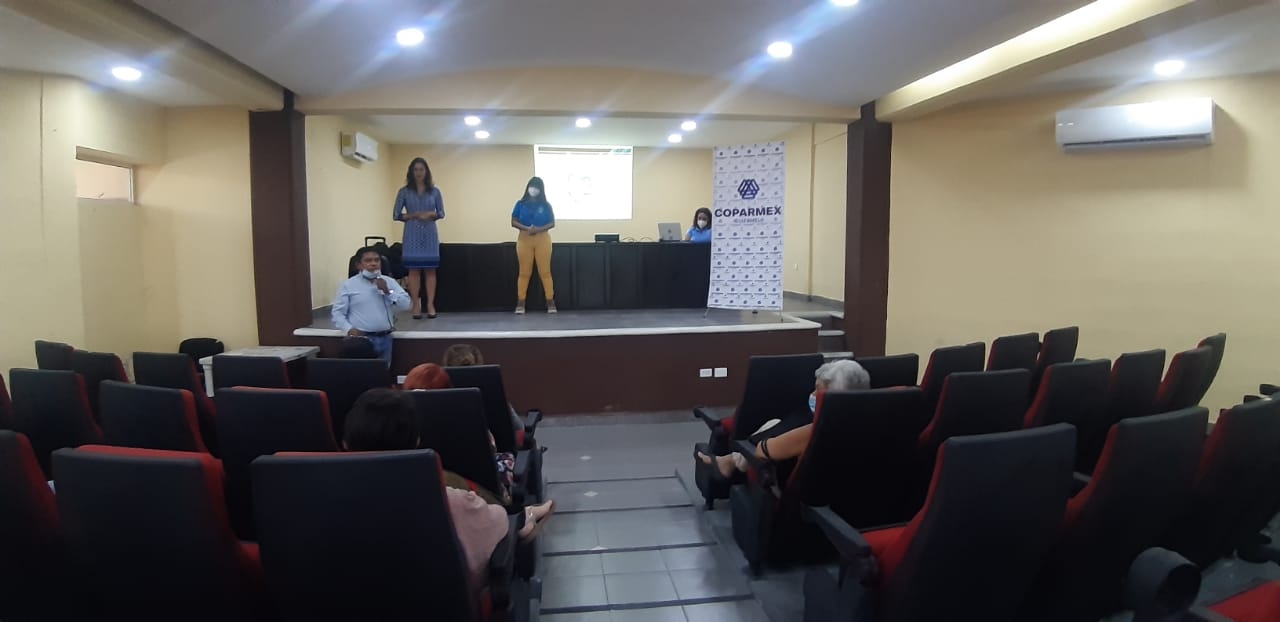 Empresarios muestran desinterés en conferencia sobre Violencia Digital en Cozumel