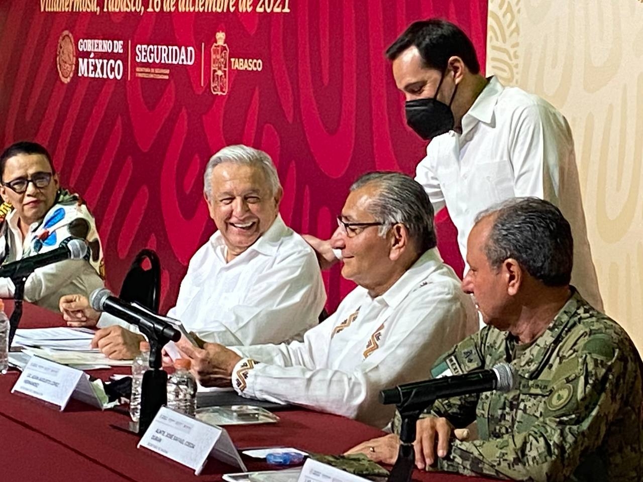 Mauricio Vila asiste a reunión del Consejo Nacional de Seguridad Pública junto a AMLO