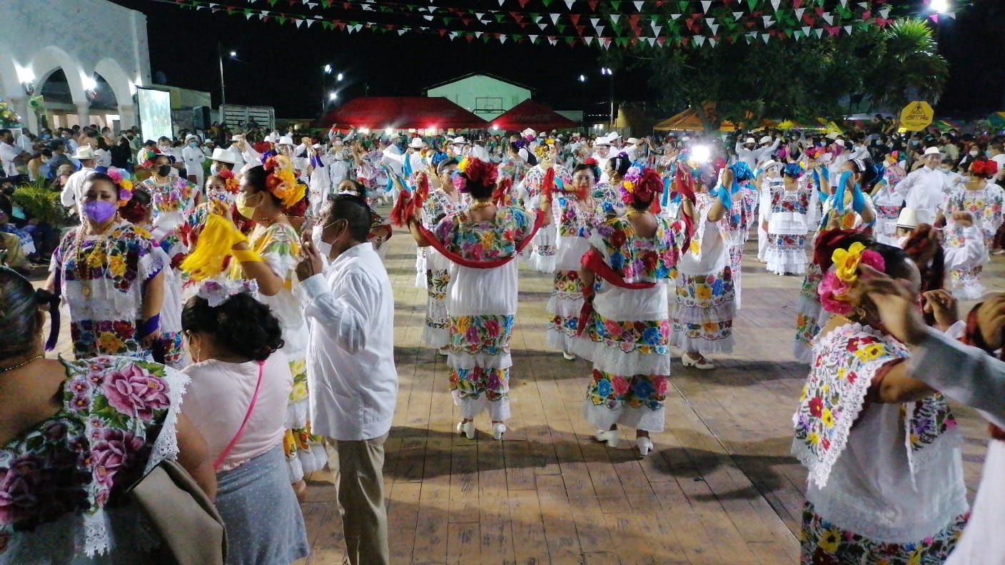 Organizan vaquería en honor a la Virgen de la Expectación en Dzemul, Yucatán