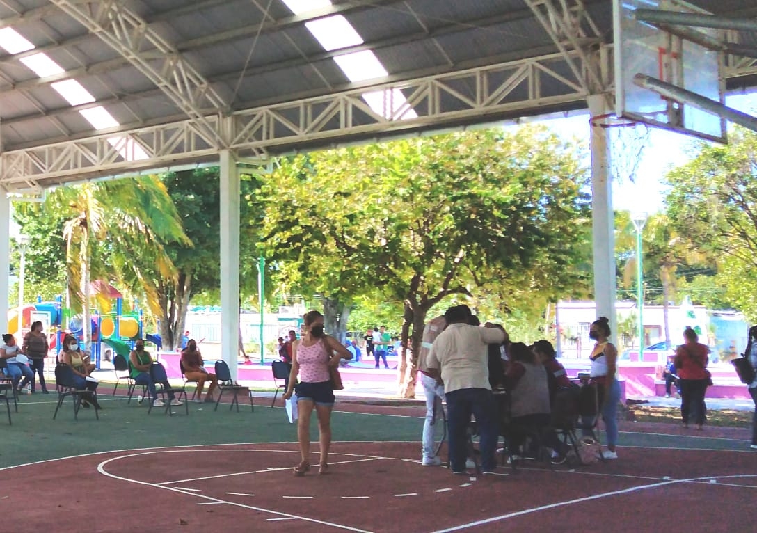 Gobierno Federal entrega apoyos a madres trabajadoras de Sabancuy, Campeche