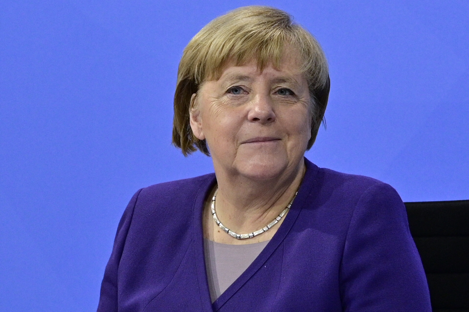 Alemania: Angela Merkel impone confinamiento a personas no vacunadas contra el COVID-19