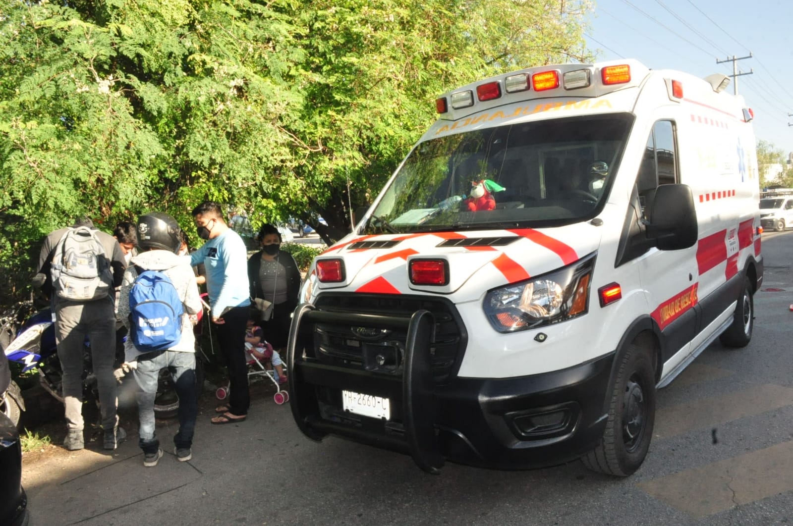 Patrulla de la SSP protagoniza accidente en la colonia Plan de Ayala Sur en Mérida