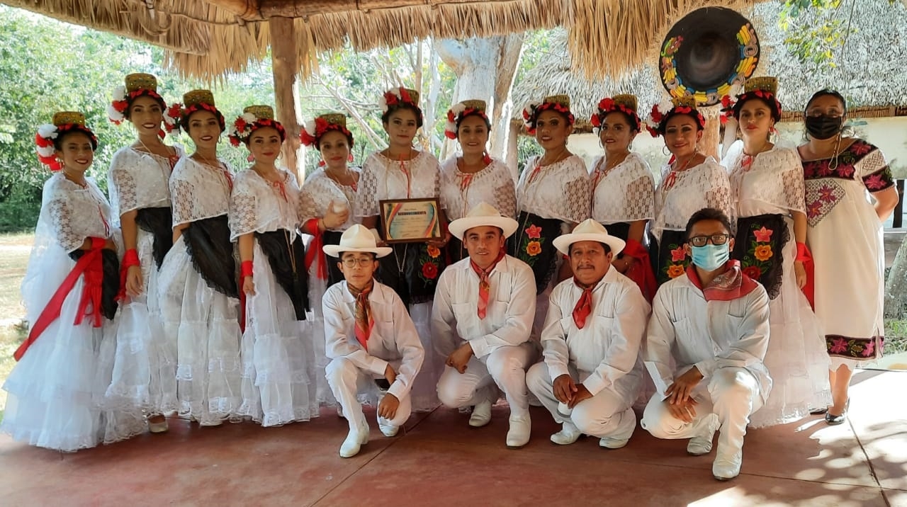 Academias de danza de Calkiní promocionan las tradiciones de Campeche
