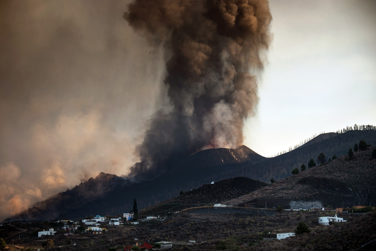 Volcán Las Palmas, en España, finaliza erupción tras tres meses