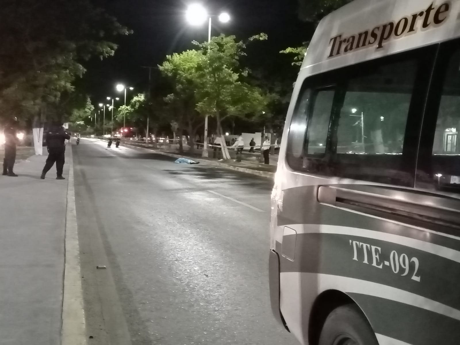 Hombre muere tras ser atropellado por una combi en la avenida Tulum de Cancún