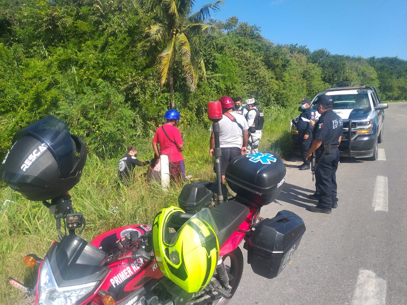 Motociclista resulta herido tras accidente en carretera Chetumal-Bacalar