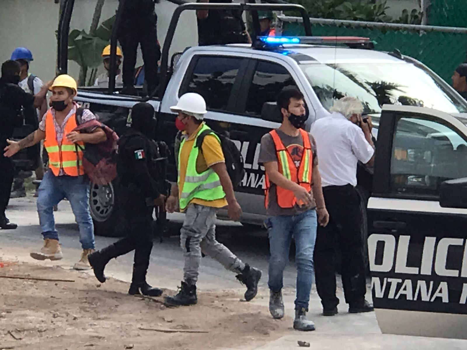 Empleados del hotel Melody Maker de Cancún acusan a policías de agresiones: VIDEO