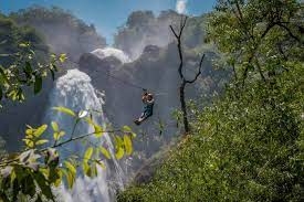 Muere turista tras aventarse de tirolesa en parque El Chiflón, Chiapas