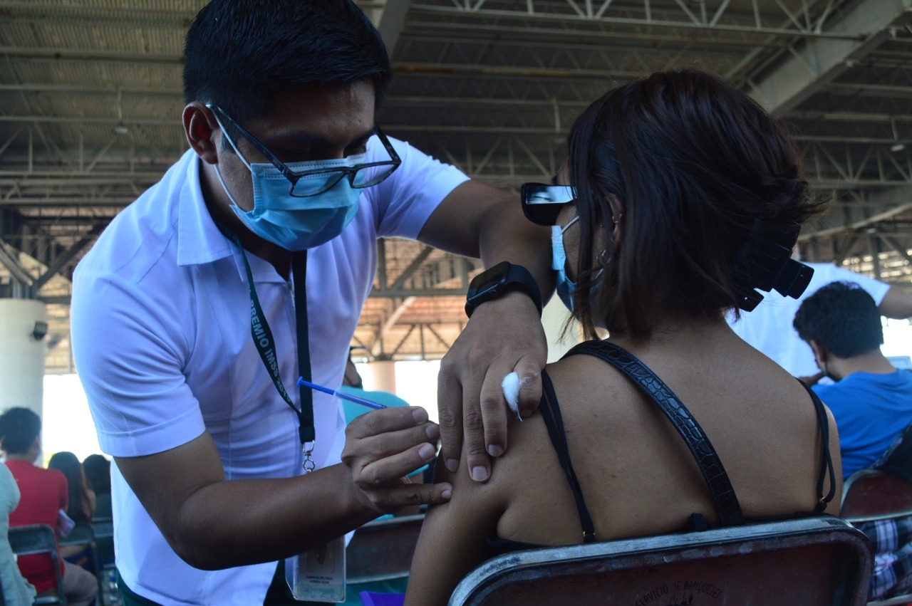 Más de mil personas rezagadas han acudido por su vacuna anticovid en Campeche