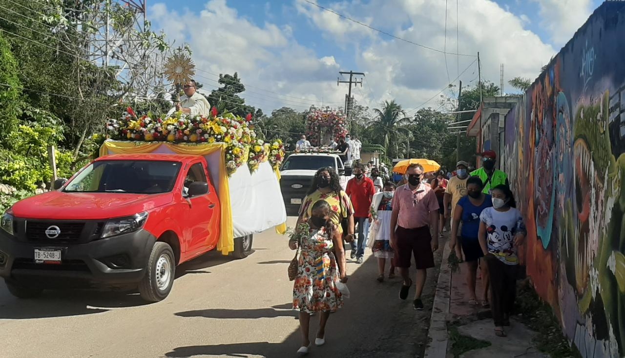 Feligreses realizan caravana en honor a la Virgen de la Inmaculada Concepción en Kantunilkín