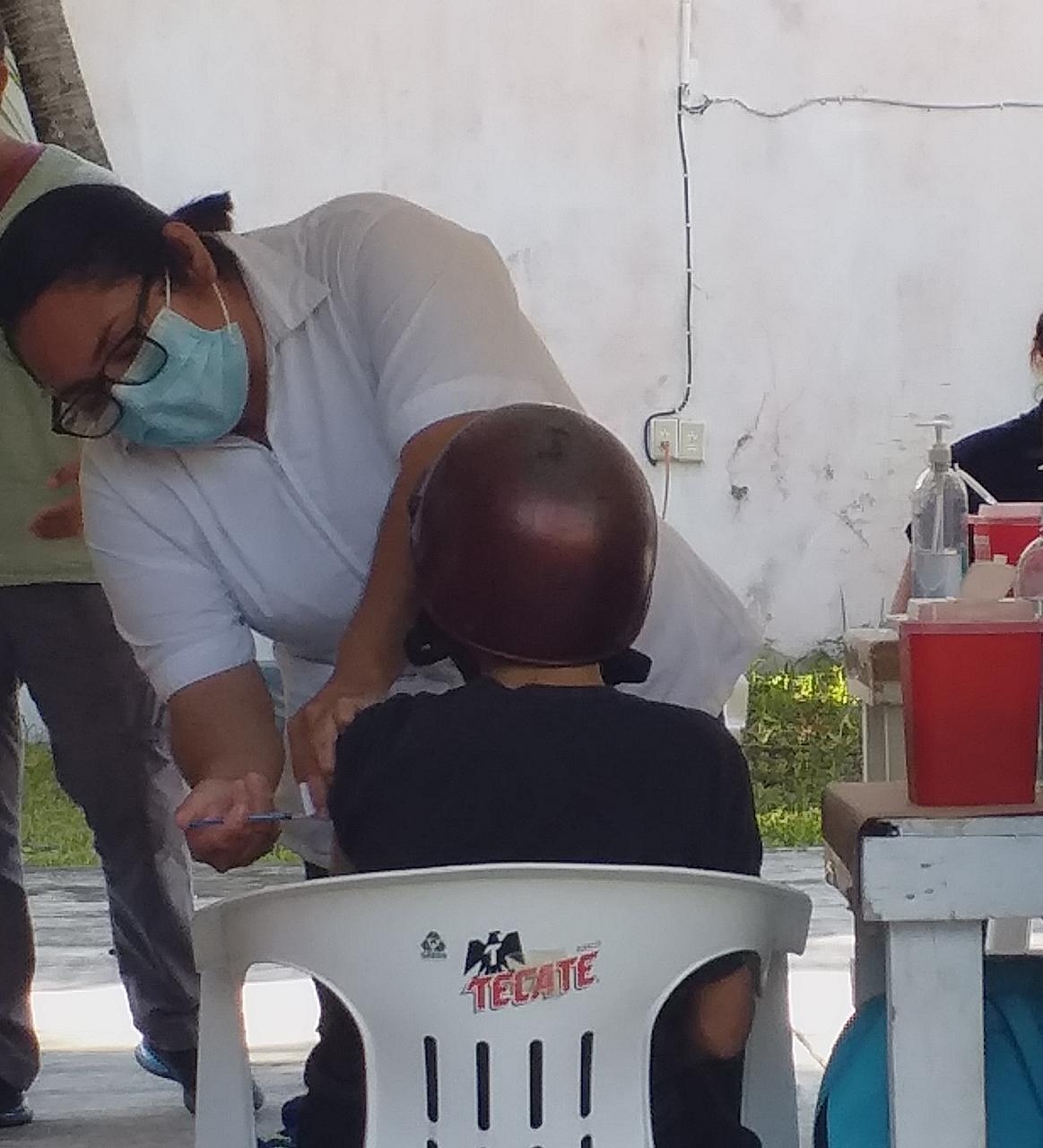 Vacunan contra COVID a menores con comorbilidades en Cozumel: VIDEO