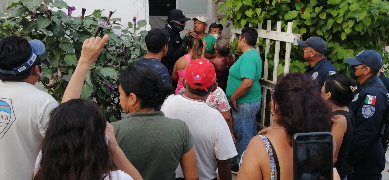 Hombre es desalojado de su vivienda tras pelea con su ex pareja en Isla Mujeres
