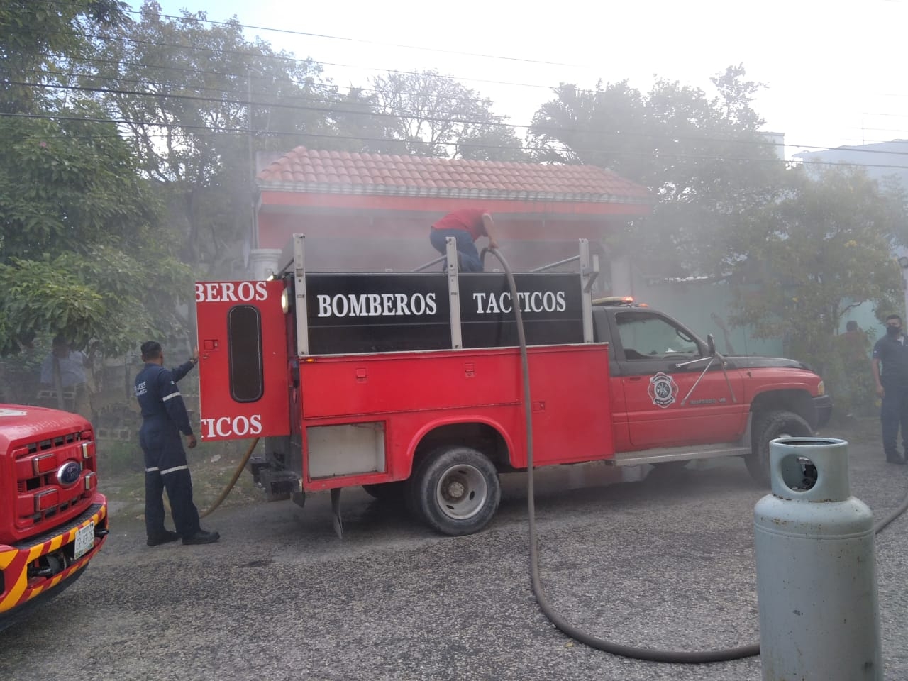 Se registra incendio al interior de una casa en Ciudad del Carmen