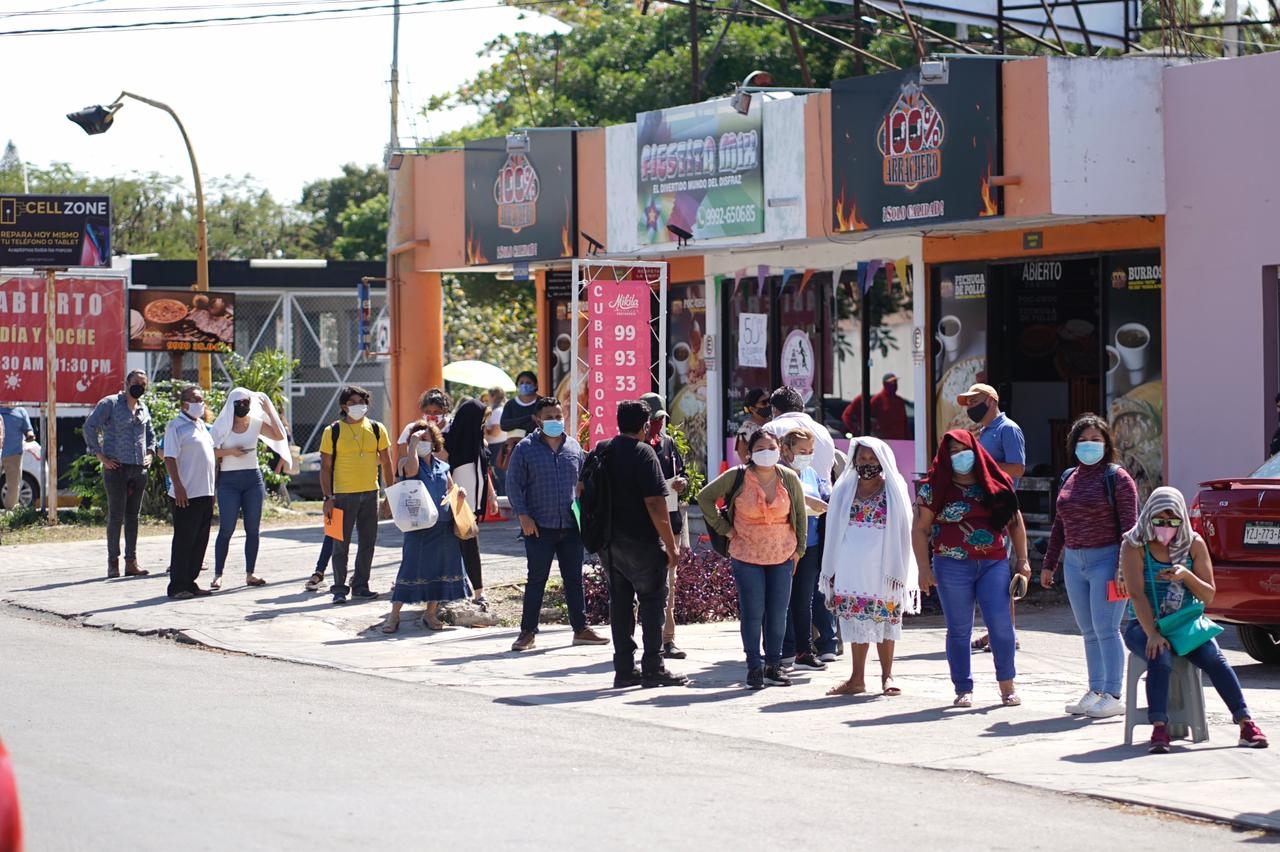 INE Yucatán registra larga fila para tramitar credencial en último día: FOTOS