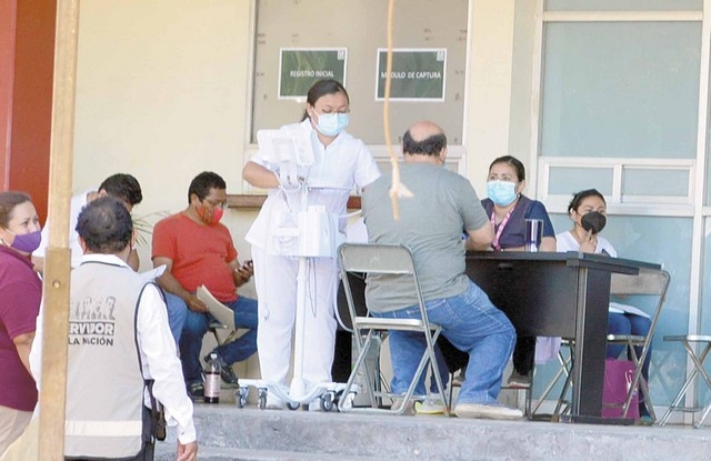 Cerca de 6 mil maestros no han recibido la vacuna contra el COVID-19 en Campeche